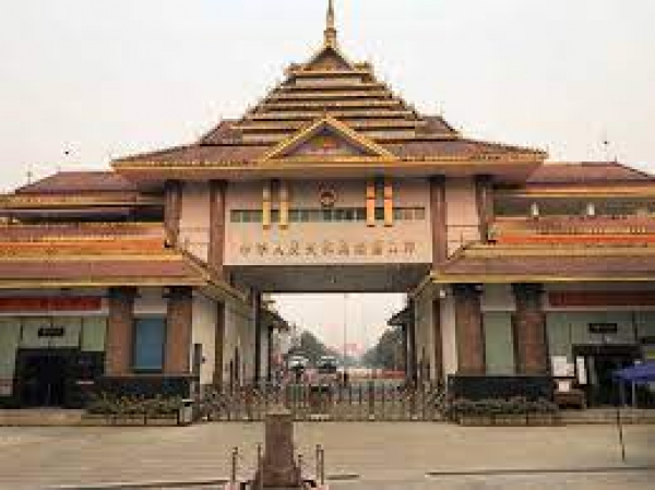 တရုတ်ဘက်က ပိတ်ထားလို့ နယ်စပ်ရောက် လယ်ယာထွက်ကုန် ရရာစျေးနဲ့ ရောင်းရ