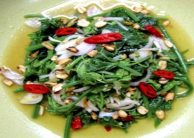 ဂေါ်ရခါးညွန့်နှင့် ကြက်သွန်ငရုတ်သီးကြော်