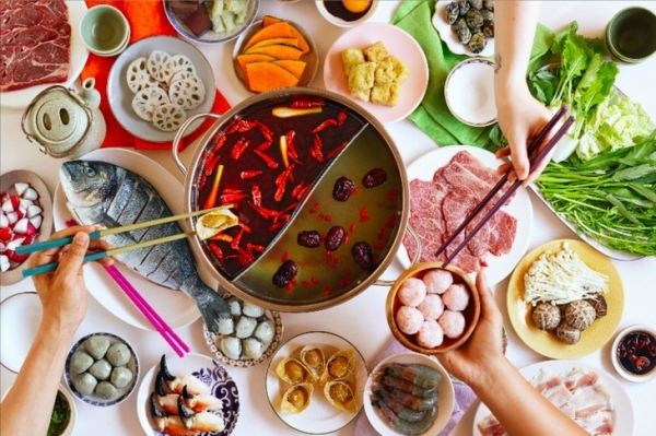 ဘယ္လိုပံုစံနဲ႕ Hot Pot စားမလဲ