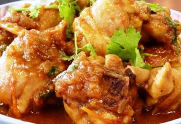 ရခိုင္စတိုင္ ငါးပိႏွင့္ၾကက္သားဟင္း