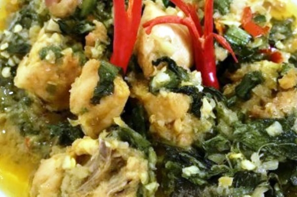 ထမင္းၿမိန္ေစတဲ့ ၾကက္ကခ်င္ခ်က္