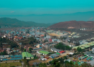 ဖရဲ သခွား ကားအစီးရေ ၃ဝဝ ကျော် ပိတ်မိ