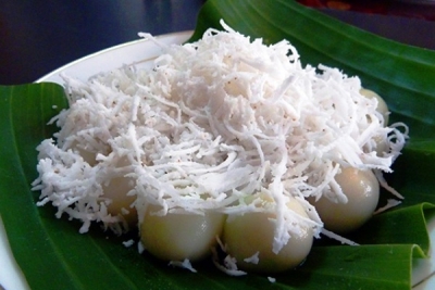 မုန္႔လံုးေရေပၚ