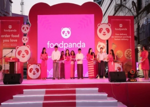 Foodpanda မှ အစားအသောက်များကို ရန်ကုန်မြို့ရှိ မှာယူသူများထံသို့ နေ့စဉ်ပို့ဆောင်ပေးလျက်ရှိ