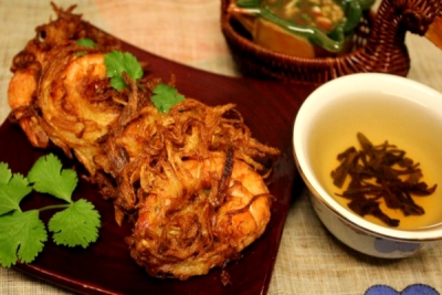 ျမန္မာ့႐ုိးရာအစားအစာ ပုစြန္ခြက္ေၾကာ္ ျပဳလုပ္နည္း