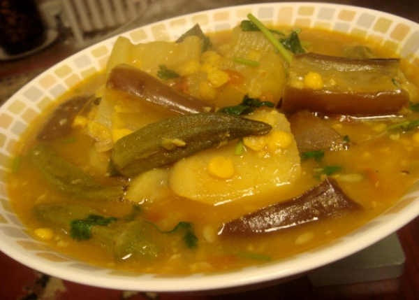 ထမင္းၿမိန္ေစမယ့္ သီးစုံပဲကုလားဟင္း