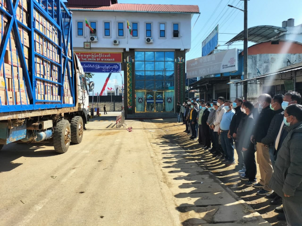 တရုတ်-မြန်မာနယ်ခြား လွယ်ဂျယ်-လိုင်းရင်း နယ်စပ်ဂိတ် ပြန်လည်ဖွင့်လှစ်ပြီး ကြံနှင့် တစ်သျှူးငှက်ပျော တင်ပို့မှု စတင်