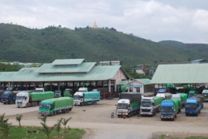 ရန္ကုန္ၿမိဳ႔မွ မူဆယ္ေစ်းကြက္သို႕ တစ္ေန႕လွ်င္ ဆန္အိတ္ေရ ငါးေသာင္းဝန္းက်င္ခန္႕တင္ပို႕ေန