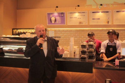 ကမာၻေက်ာ္ အေမရိကန္ေကာ္ဖီဆိုင္ The Coffee Bean &amp; Tea Leaf ၏ ၄ခု ေျမာက္ ဆိုင္ခြဲသစ္ၾကီး ျမန္မာပလာဇာတြင္ ဖြင့္လွစ္