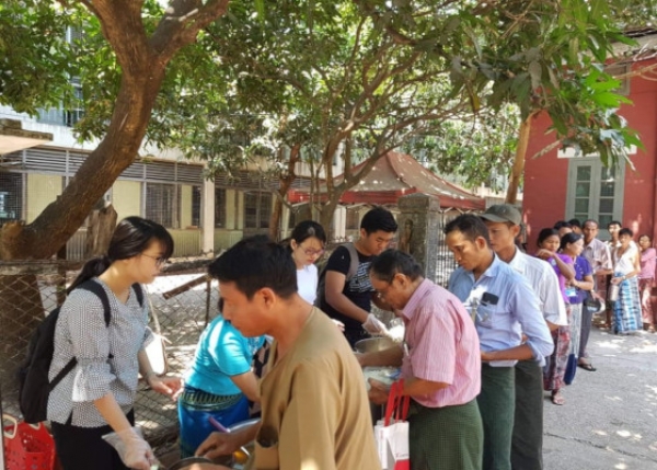 တန္ဖိုးသင့္ေန႔လည္စာ လွဴခ်င္တဲ့ အလွဴရွင္ေတြအတြက္ လွဴဒါန္းႏုိင္မယ့္ေနရာမ်ား