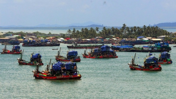 ရနောင်းငါးဈေးကွက် အဝယ်ရပ်လိုက်ပါက ငါးဖမ်းလုပ်ငန်းအားလုံး ရပ်သွားနိုင်ပြီး ရေလုပ်သားများ အခက်အခဲဖြစ်သွားနိုင်