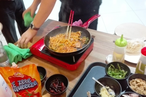 Tokyo Tomato Caf&eacute; ဆိုင္တြင္ ရရွိတဲ့ Napolitan ေခါက္ဆြဲျပဳလုပ္နည္း
