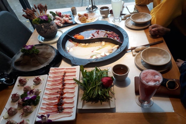 ေဟာ့ေပါ့ဆိုင္အသစ္ DAO Hotpot