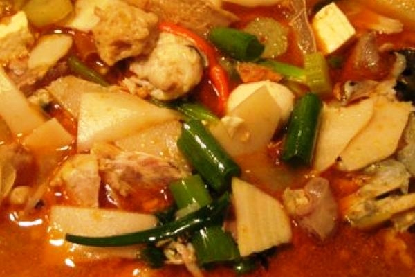 ခ်ဥ္ငံစပ္ ငါးေခါင္းဟင္းရည္