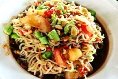 ယမ္ယမ္ေခါက္ဆြဲေထာင္း