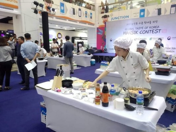 ျမန္မာႏိုင္ငံတြင္ ပထမဆံုးအႀကိမ္အျဖစ္က်င္းပျပဳလုပ္ခဲ့တဲ့ Hansik ကိုရီးယားအစားအစာအခ်က္အျပဳတ္ၿပိဳင္ပြဲ