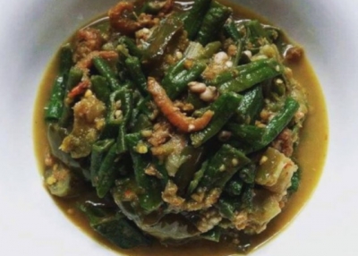 ရခိုင်အစားအစာ သီးစုံရခိုင်လှော်ဟင်း